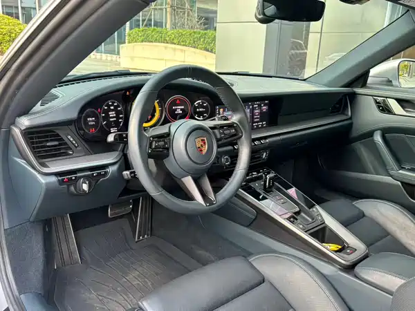 Porsche 911 2021