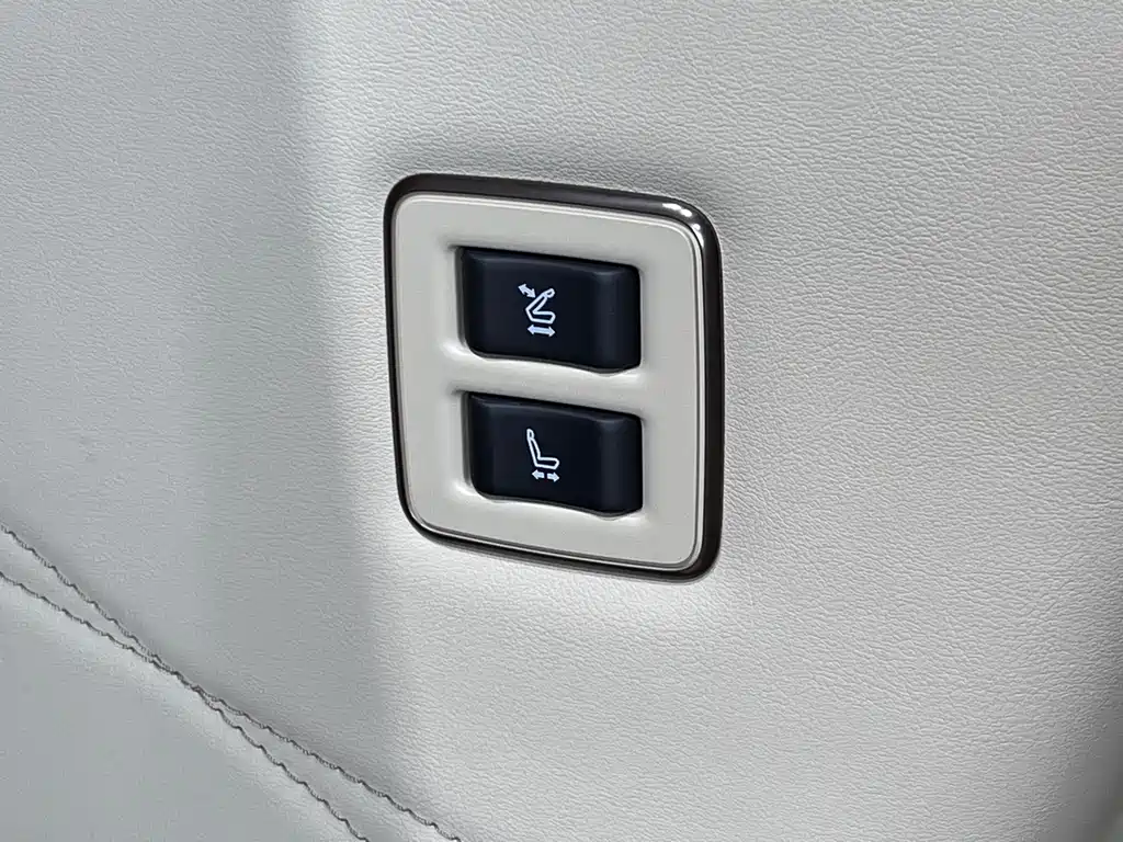 Toyota Vellfire 2025 — фото 11