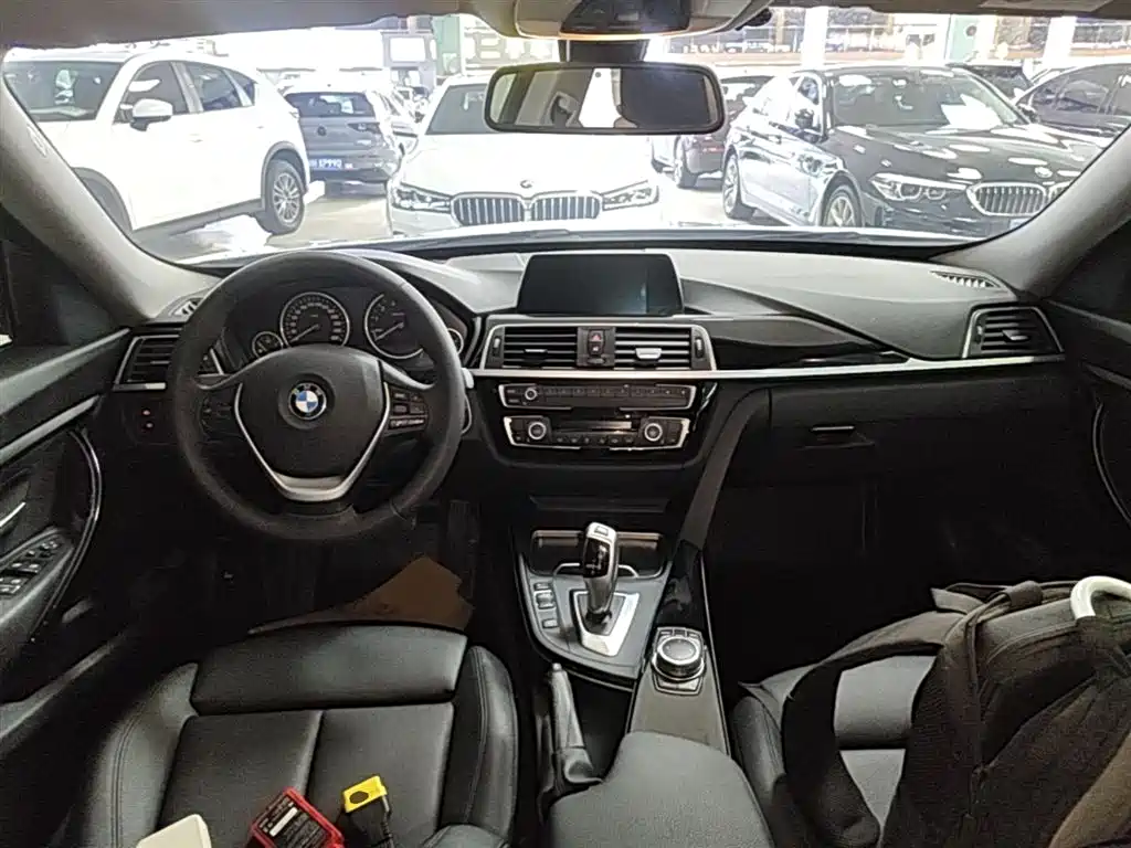 BMW 3 Series GT 2018 — фото 10