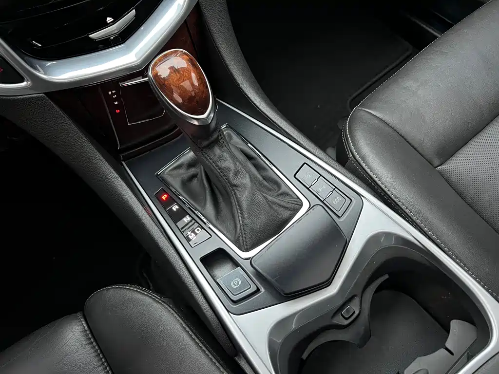 Cadillac SRX 2014 — фото 21