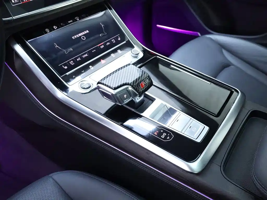 Audi Q8 2023 — фото 12