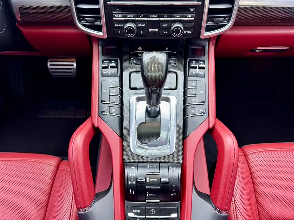 Porsche Cayenne 2013 — фото 15