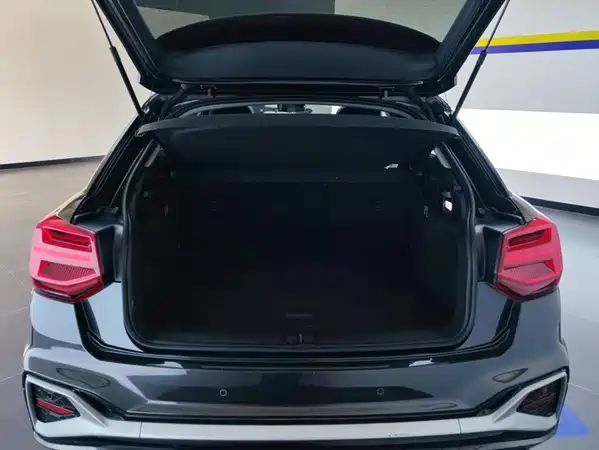 Audi Q2L 2021