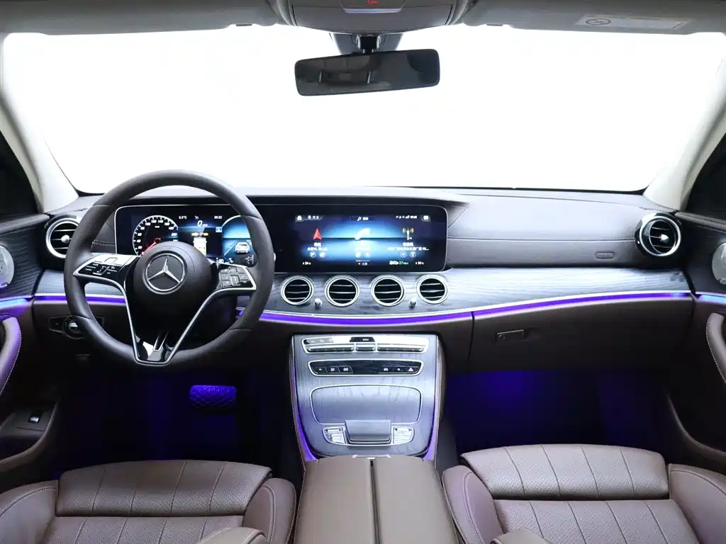 Mercedes-Benz E-Class 2022 — фото 13