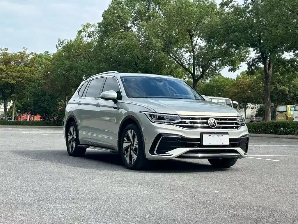 Volkswagen Tiguan L 2022 — фото 3