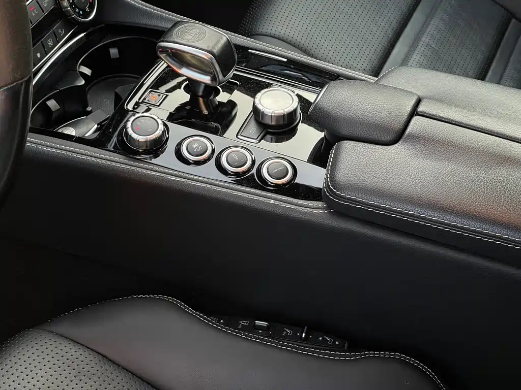 Mercedes-Benz CLS AMG 2015 — фото 28