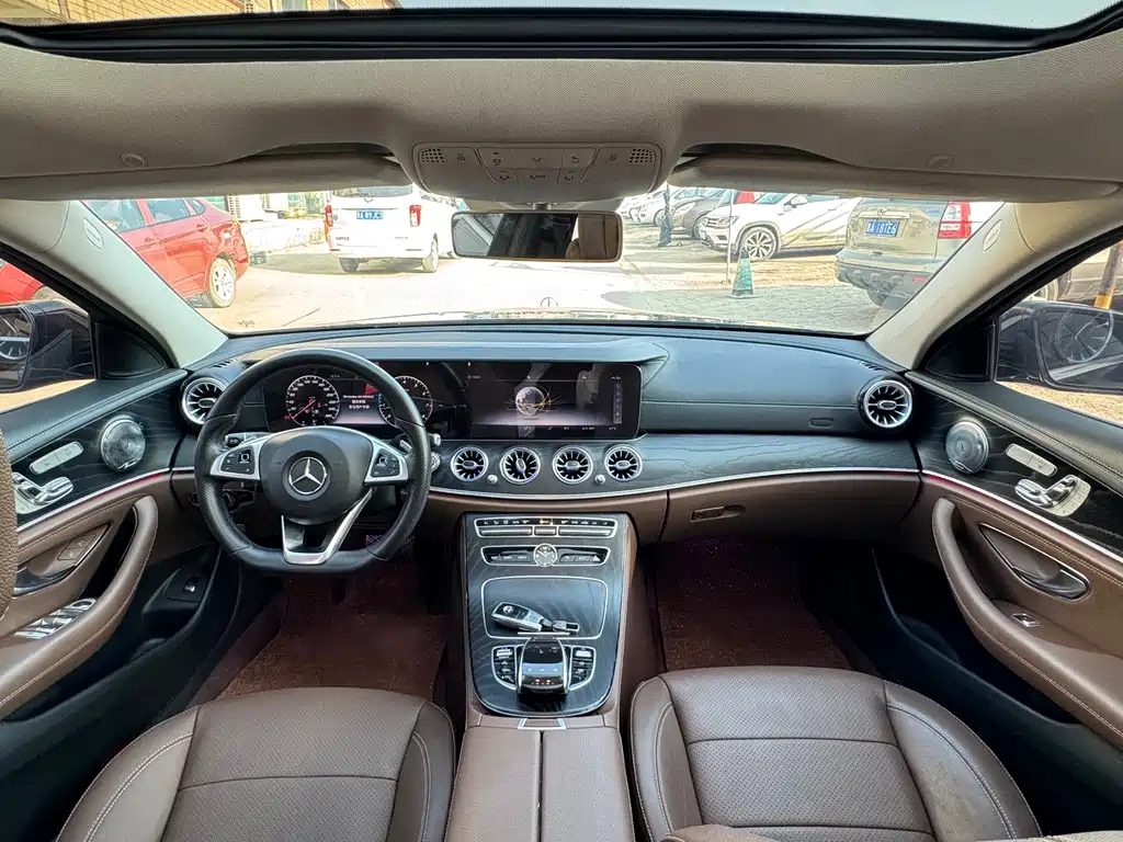 Mercedes-Benz E-Class 2018 — фото 13