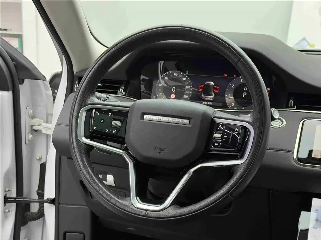 Land Rover Evoque 2023 — фото 11