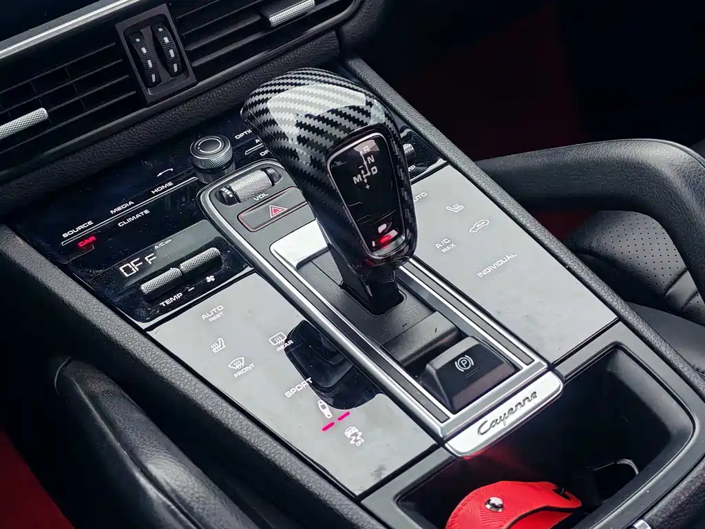 Porsche Cayenne 2018 — фото 18
