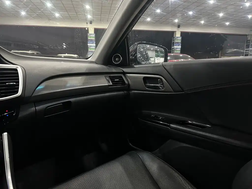 Honda Accord 2017 — фото 17