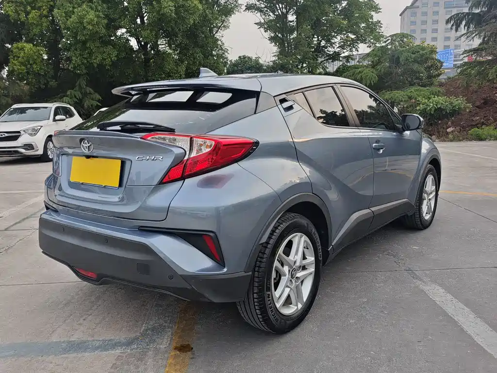 Toyota C-HR 2021 — фото 16
