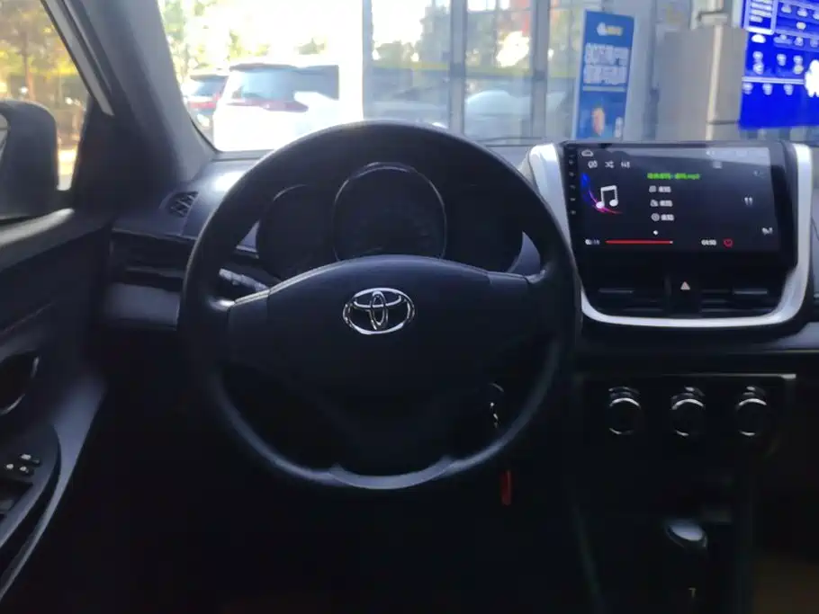 Toyota Yaris L 2019 — фото 15