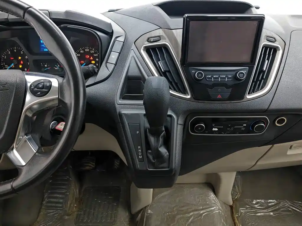 Ford Tourneo 2017 — фото 13