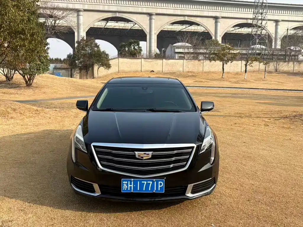 Cadillac XTS 2018 — фото 2