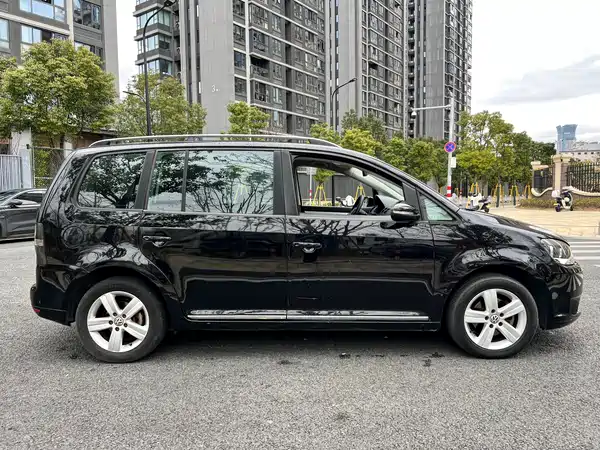 Volkswagen Touran 2015