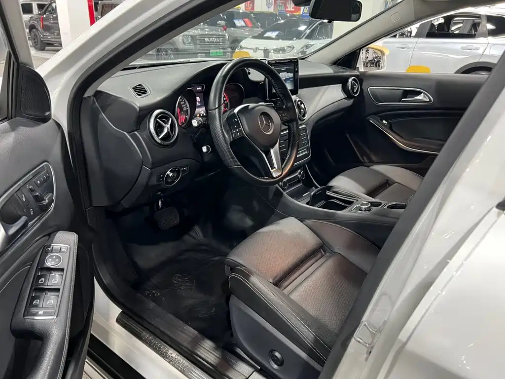 Mercedes-Benz GLA 2016 — фото 9