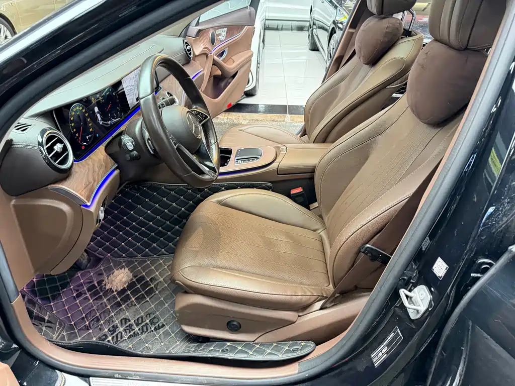 Mercedes-Benz E-Class 2023 — фото 9
