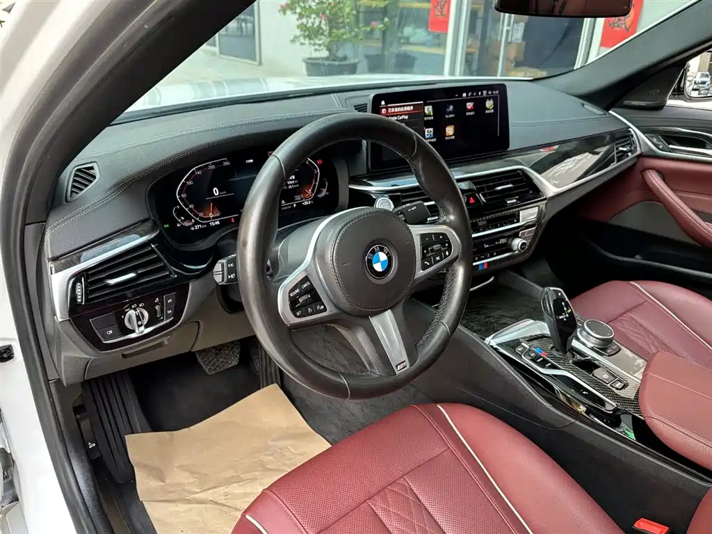 BMW 5 Series 2021 — фото 10