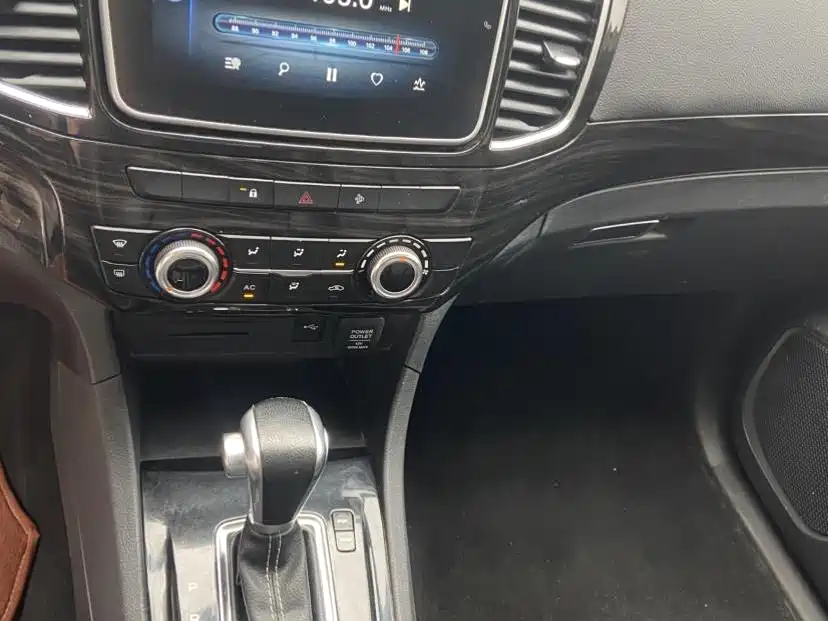 Isuzu Lingtuo 2022 — фото 11