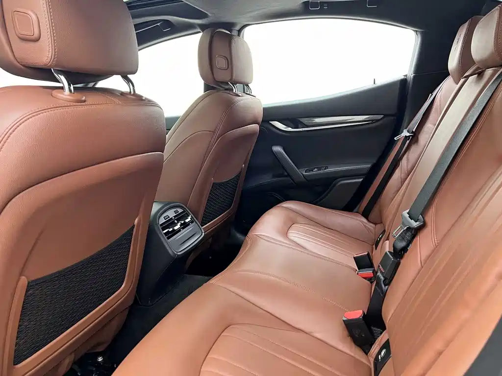 Maserati Ghibli 2014 — фото 19