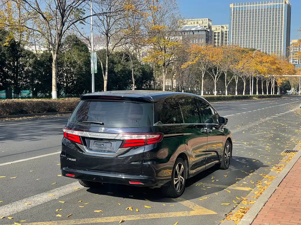 Honda Odyssey 2017 — фото 17