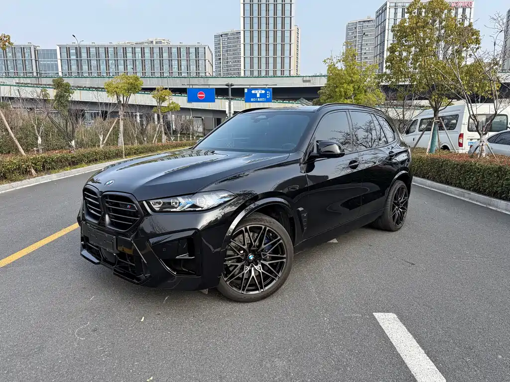 BMW X5 M 2025 — фото 1