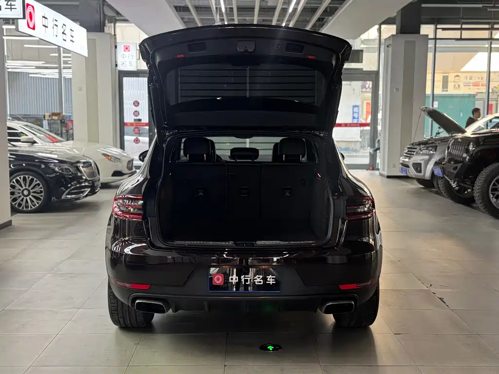 Porsche Macan 2018 — фото 19