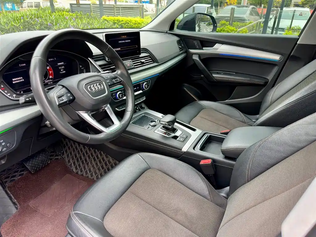 Audi Q5L 2018 — фото 10