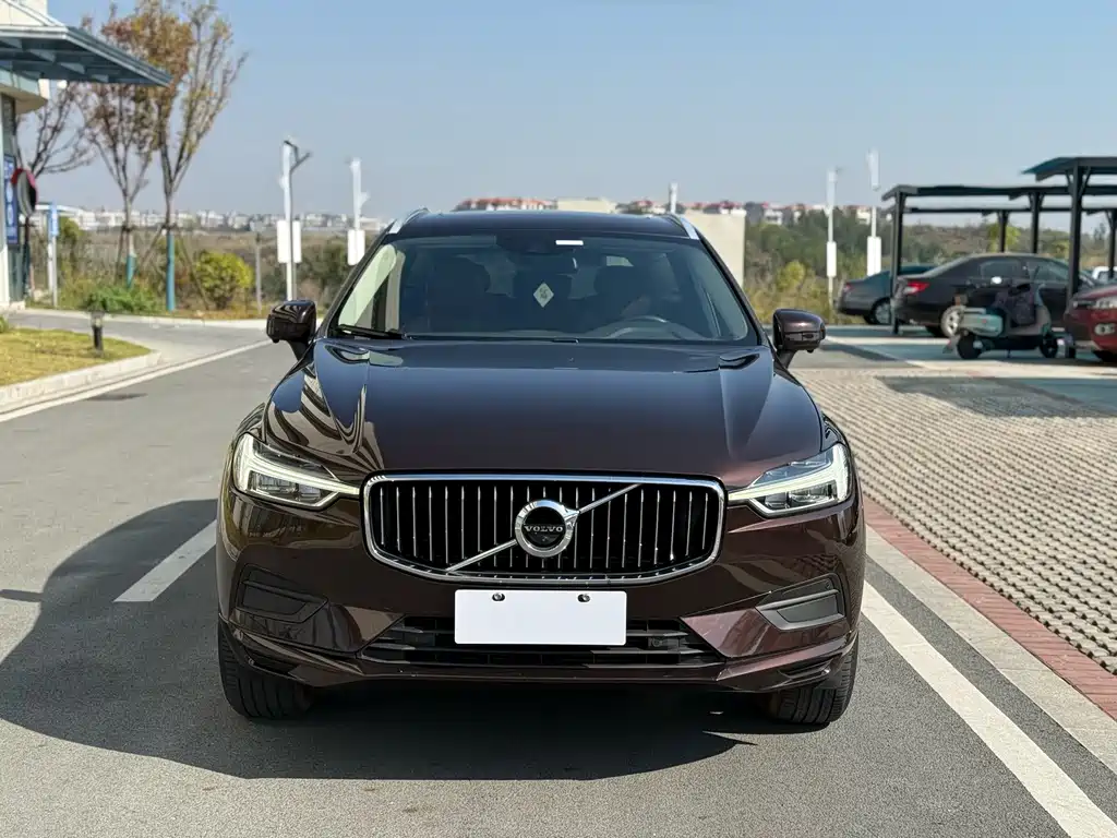 Volvo XC60 2018 — фото 2