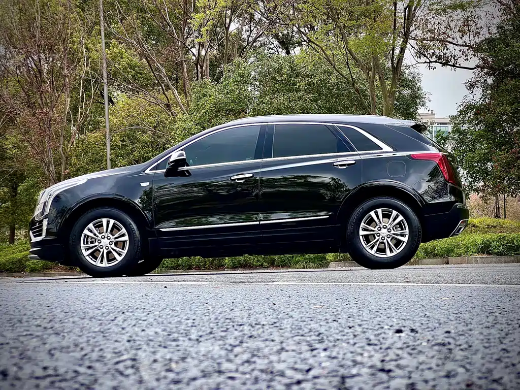 Cadillac XT5 2022 — фото 8