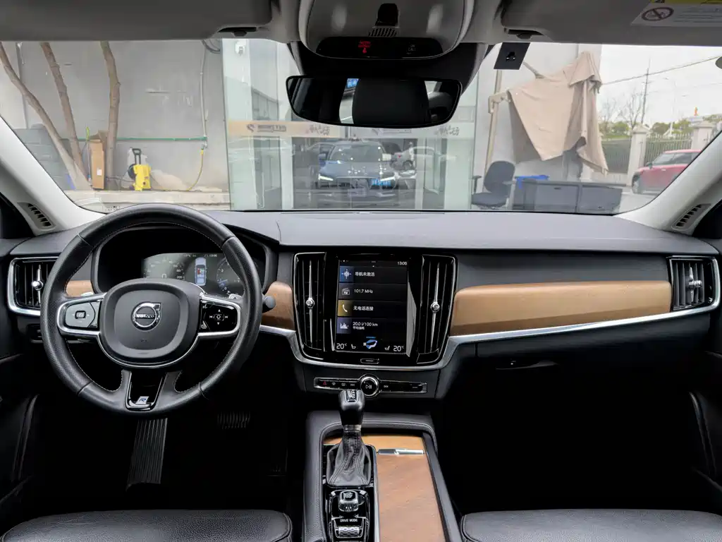 Volvo S90 2019 — фото 15
