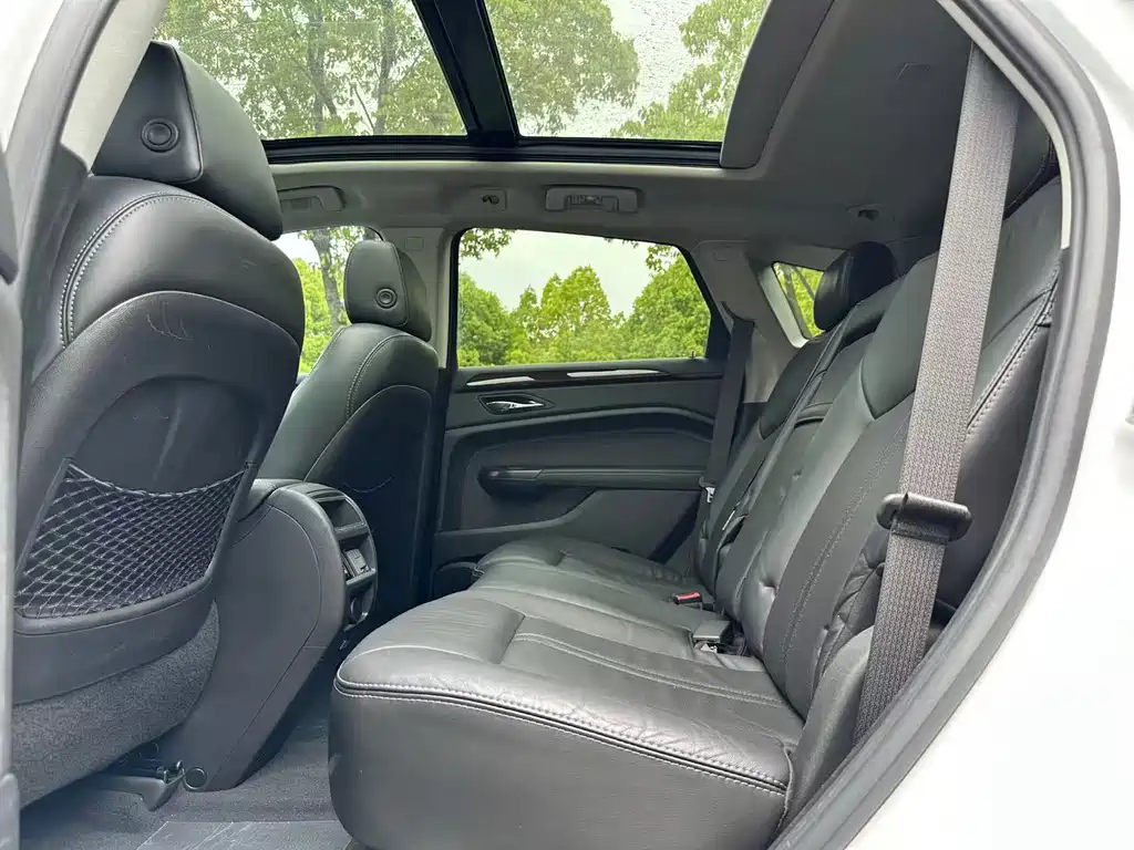 Cadillac SRX 2016 — фото 11