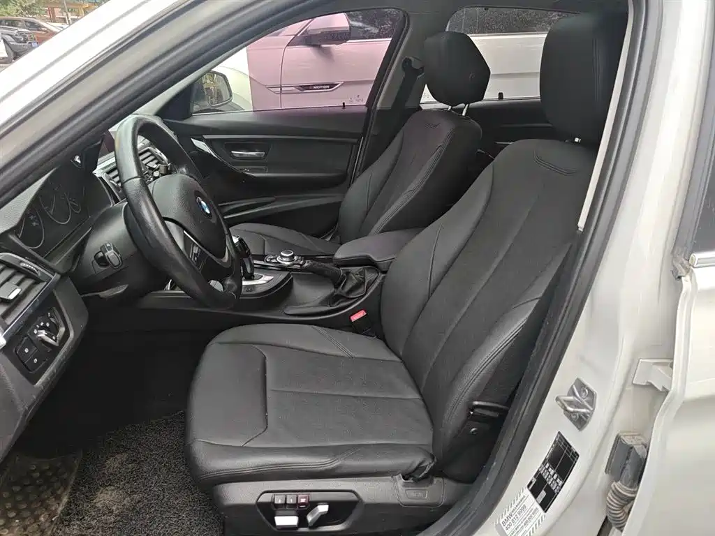BMW 3 Series 2016 — фото 11
