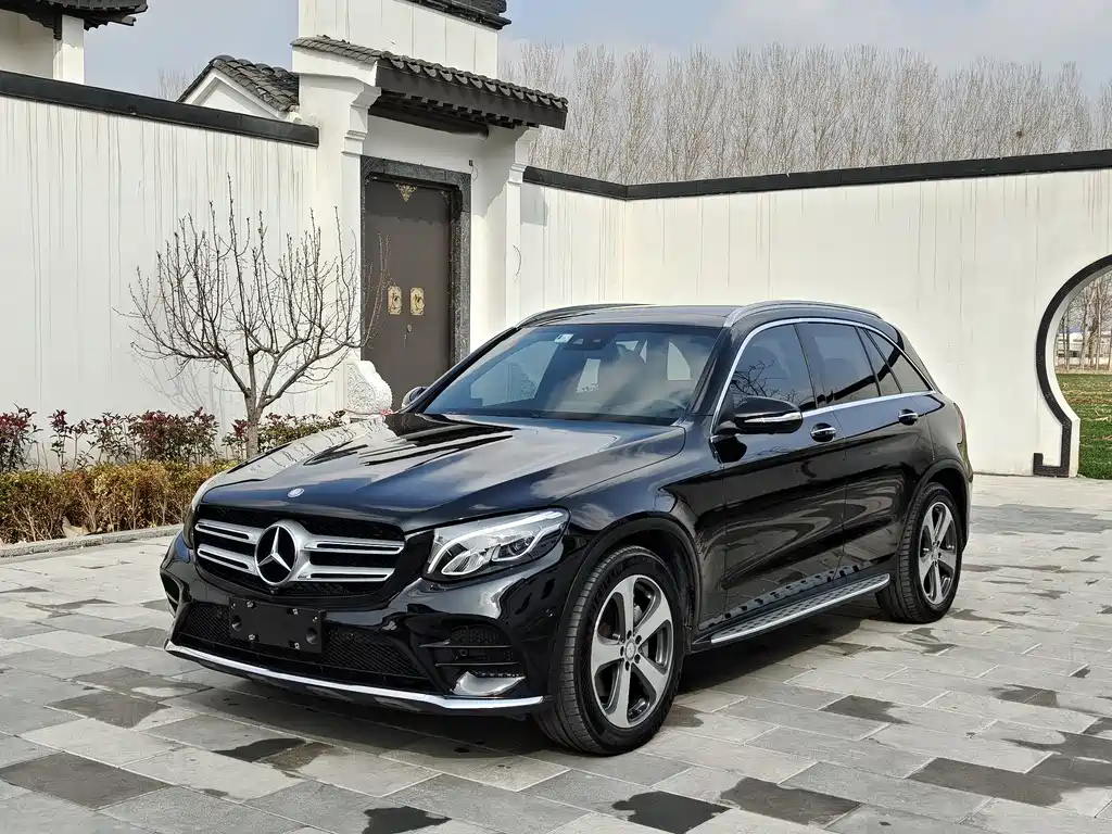 Mercedes-Benz GLC 2017 — фото 1