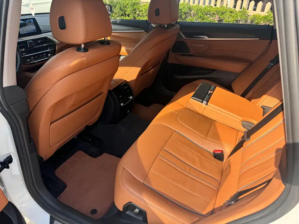 BMW 6 Series GT 2018 — фото 8