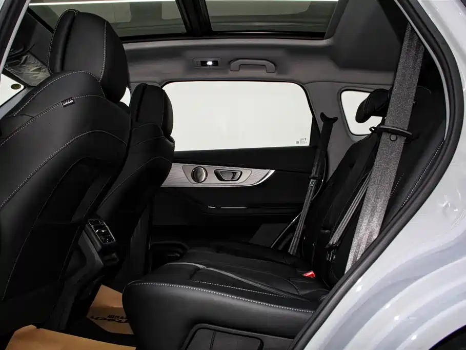 Chery Tiggo 8 PRO NEV 2025 — фото 16