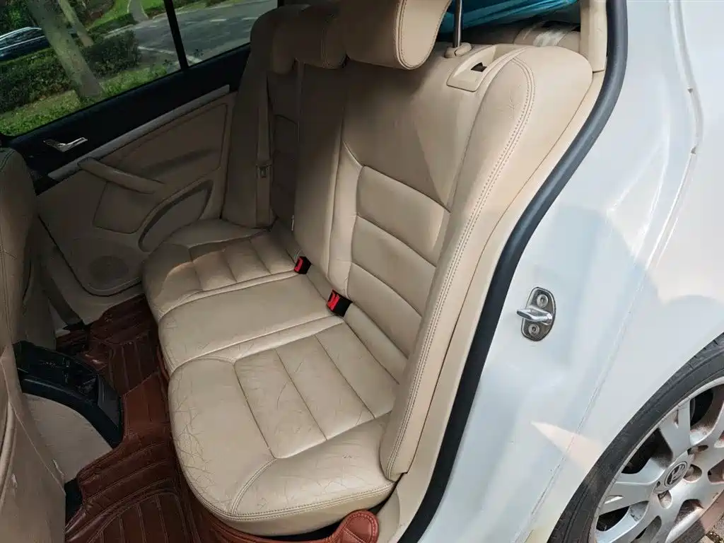Skoda Octavia 2015 — фото 18