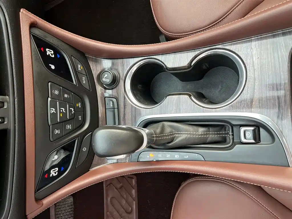 Buick Envision Plus 2017 — фото 11