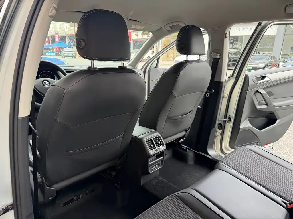 Volkswagen Tiguan L 2019 — фото 24