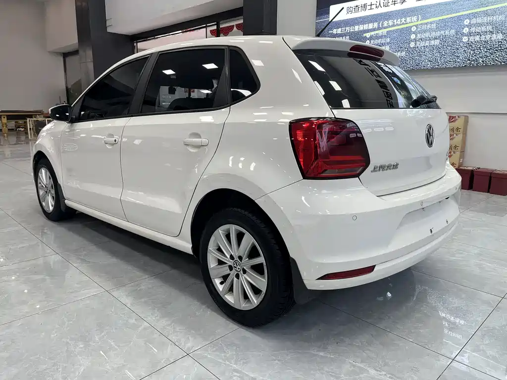 Volkswagen Polo 2016 — фото 10