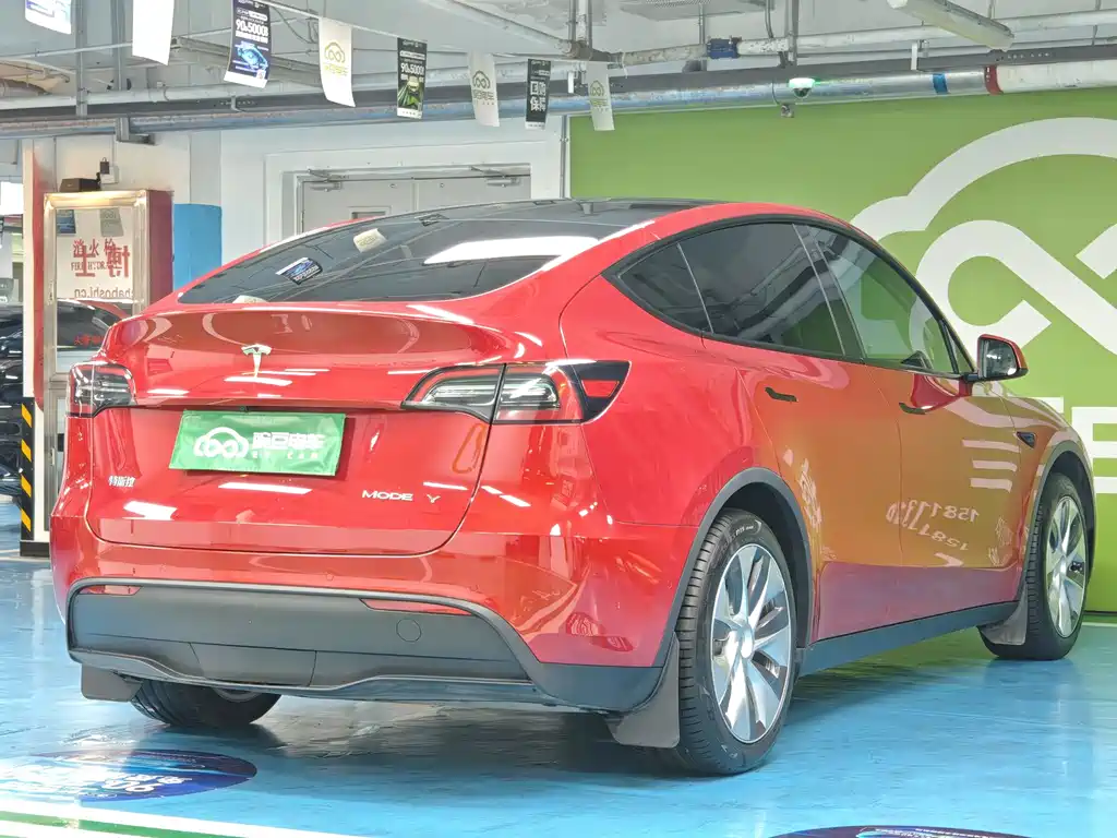Tesla Model Y 2023 — фото 18
