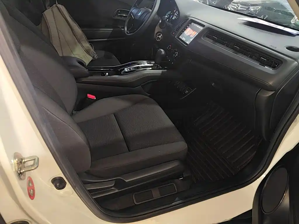 Honda Vezel 2021 — фото 25