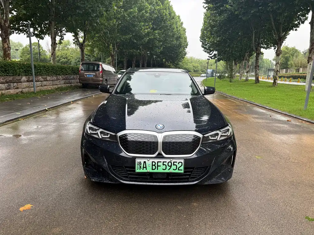BMW i3 2025