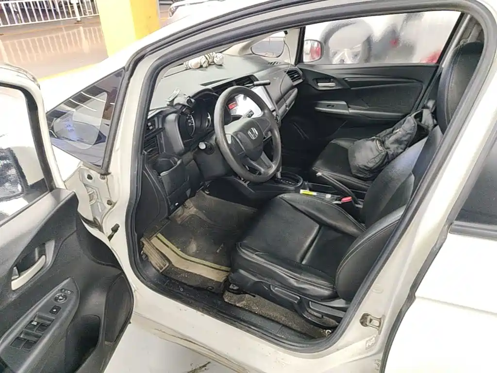 Honda Fit 2017 — фото 16