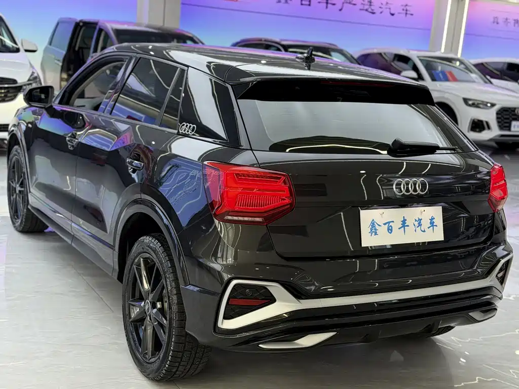 Audi Q2L 2022 — фото 10