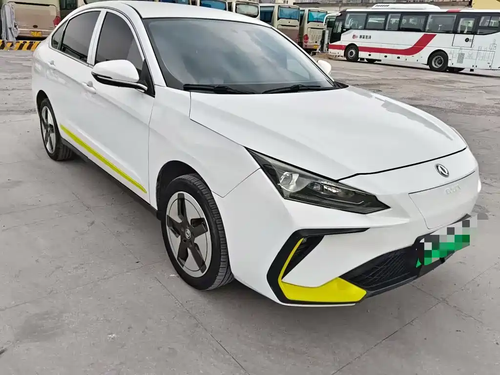 Dongfeng E70 2023