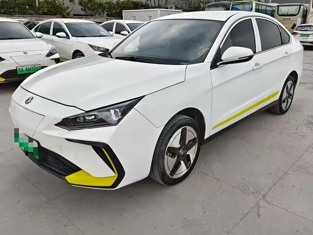 Dongfeng E70 2023
