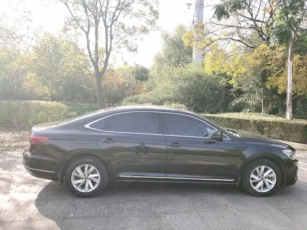 Volkswagen Passat 2021 — фото 10