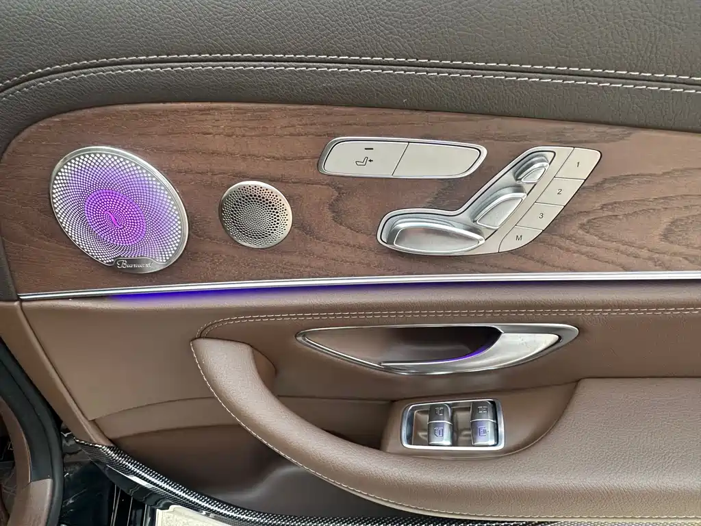Mercedes-Benz E-Class 2022 — фото 15