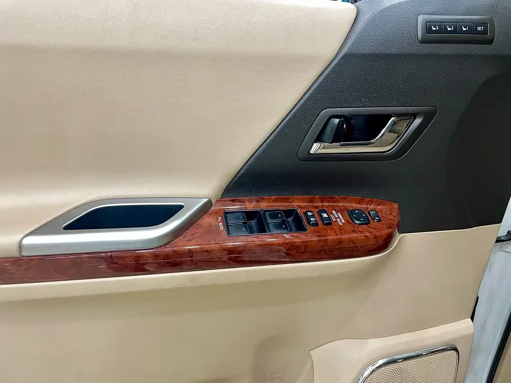 Toyota Alphard 2010 — фото 16
